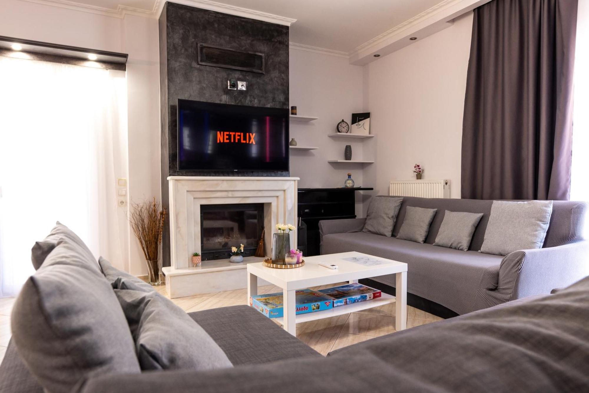 Sea And Airport Apartment Artemida  Exterior photo